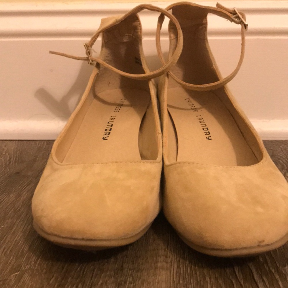 Chinese Laundry beige 2.5 heel